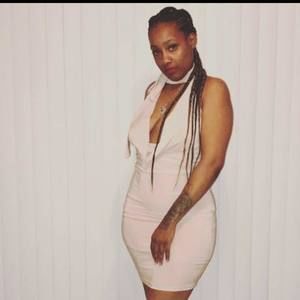 Meet your Posher, Dee dee